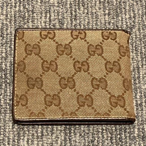 Gucci Bi-Fold Wallet 3 Card Slots, Change Purse & 2 Cash Bill Pockets - Picture 2 of 11